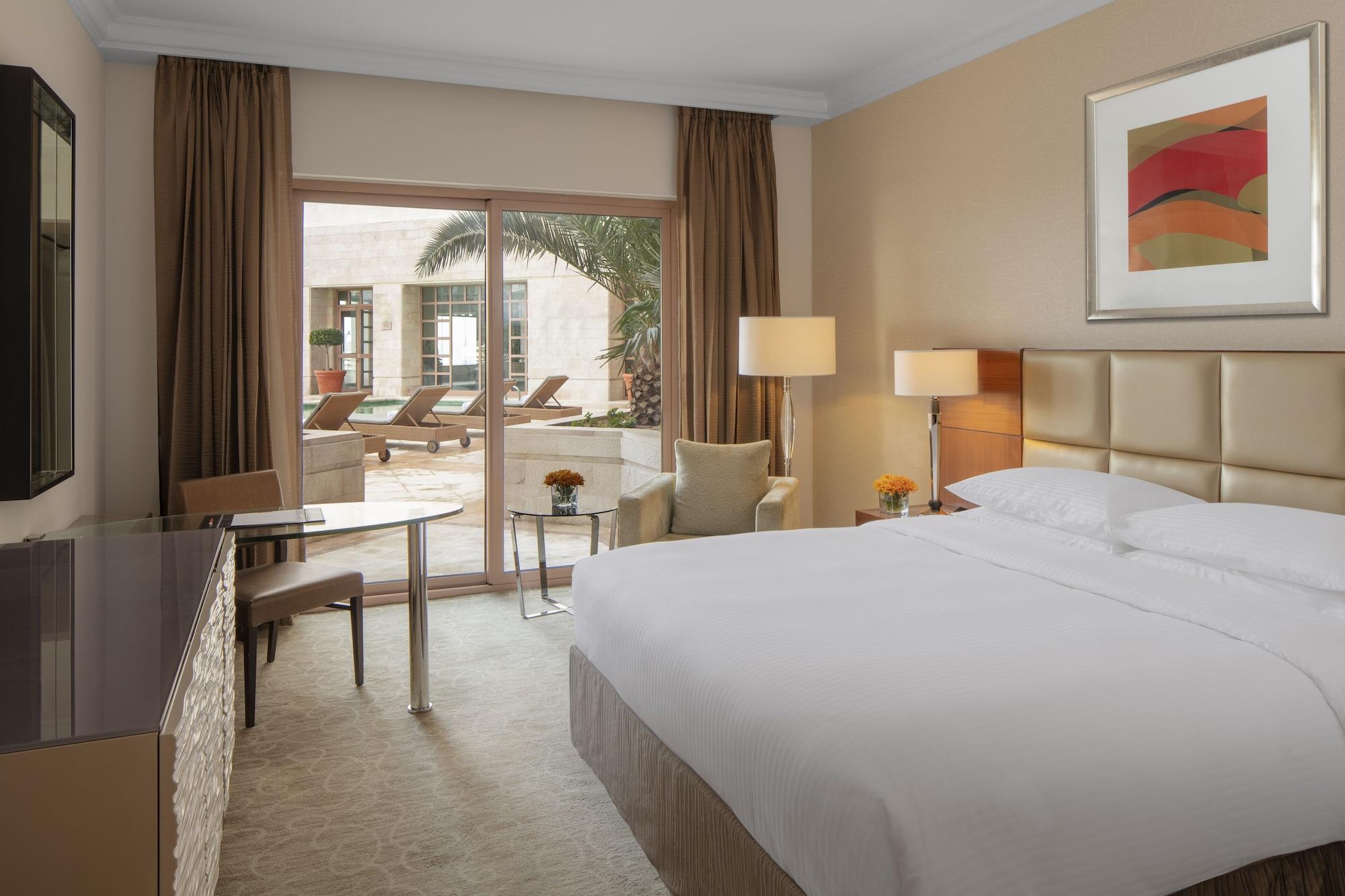 ホテル グランド ハイヤット アンマン エクステリア 写真 A room at the hotel