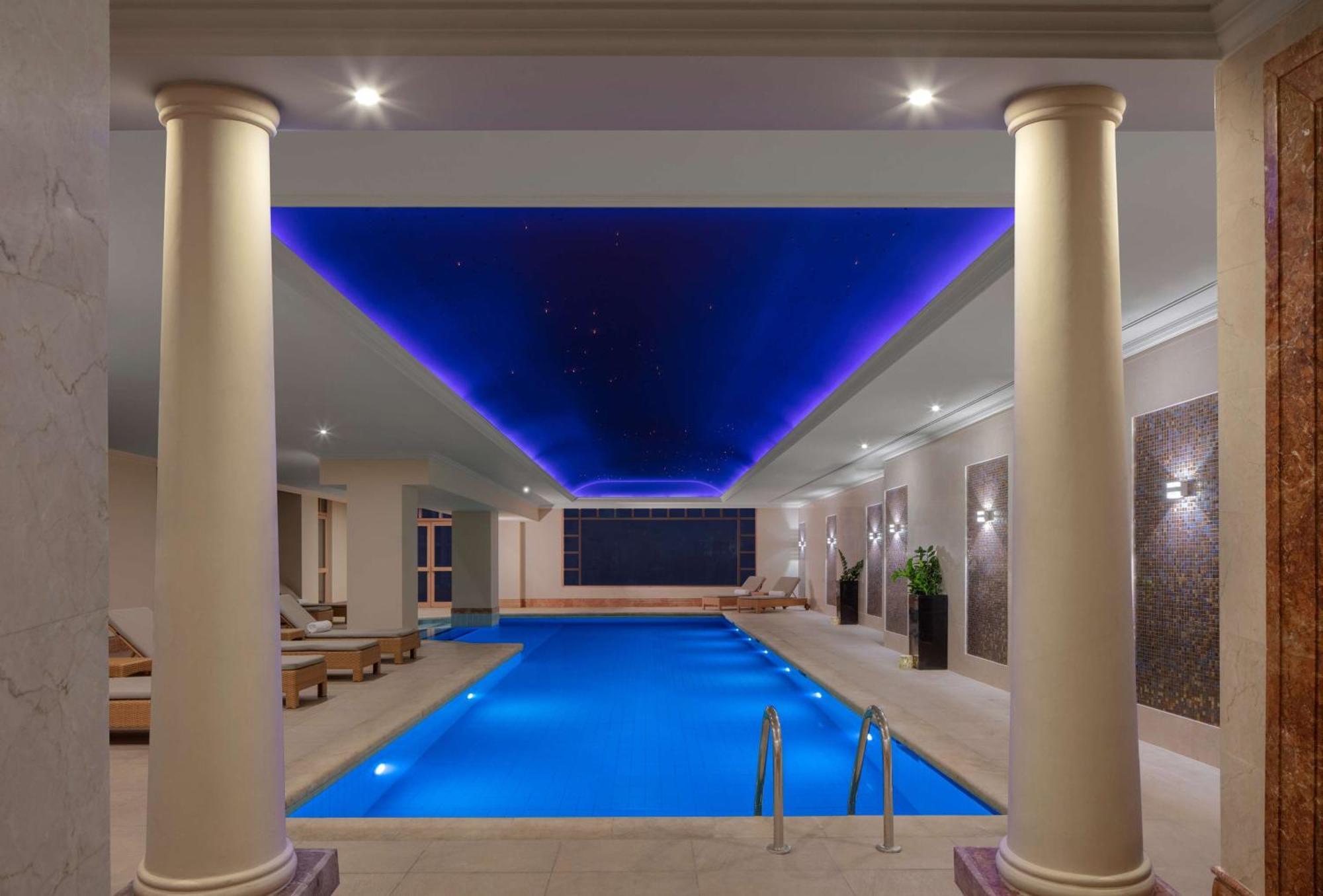 ホテル グランド ハイヤット アンマン エクステリア 写真 The swimming pool at the hotel